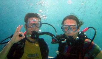 Xiane und Niko unter Wasser